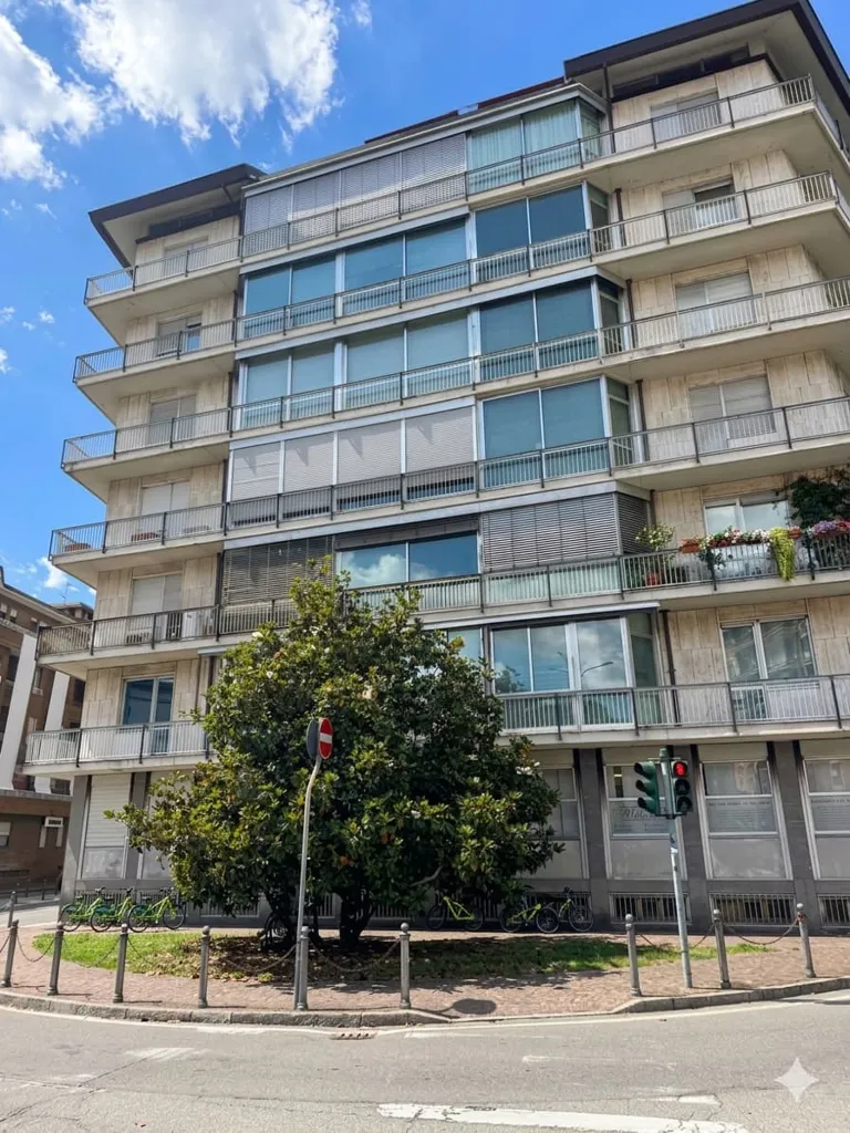 Välivaade - Spacious Apartment with Lake View in Como