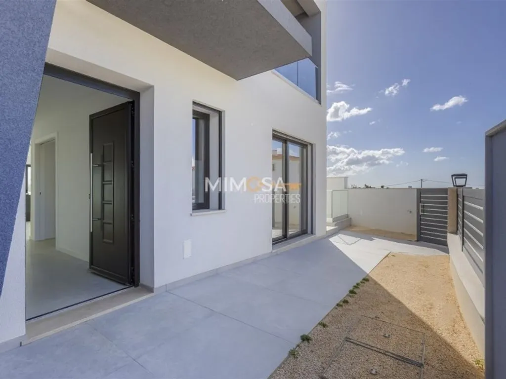 Välivaade - Contemporary Villa with Pool in Mexilhoeira Grande