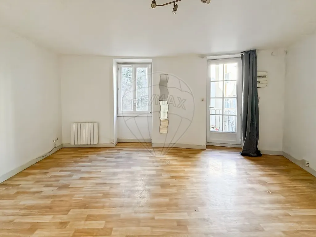 Pièces - Appartement sans Chambre avec Terrasse à Paris