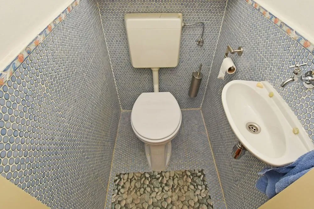 Bathrooms - Penthouse with Garden in Den Haag