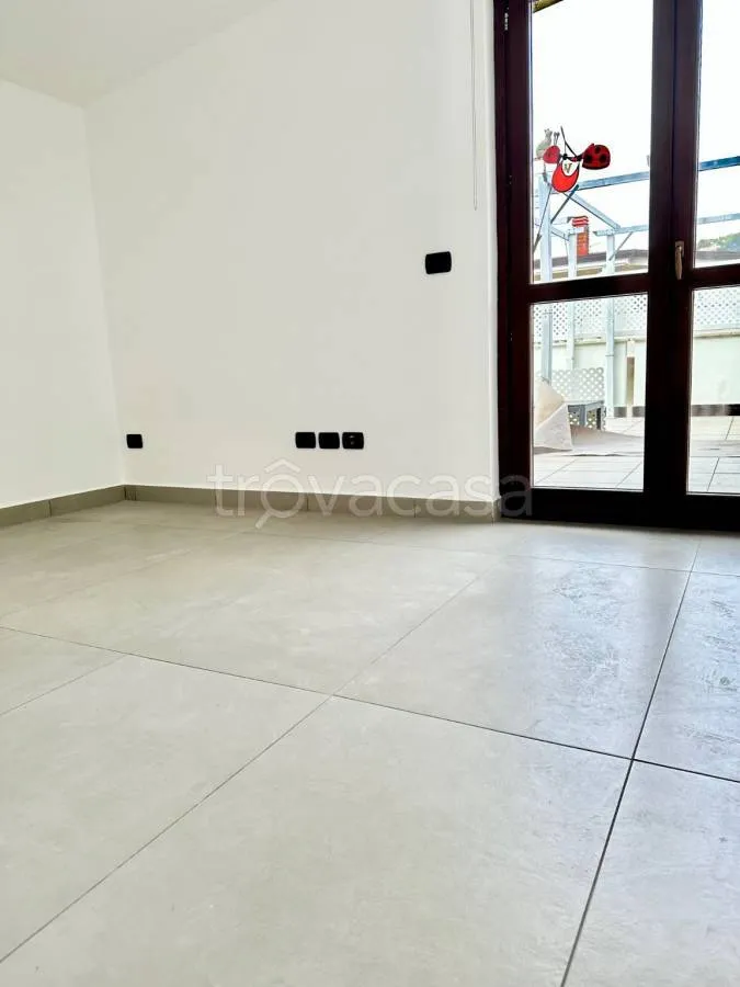 Pièces - Penthouse with 60m² Terrace in Caserta