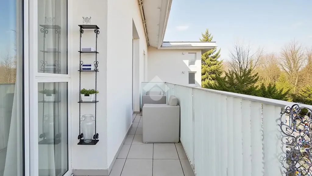 Balcone - Triplex to Renovate in Assago