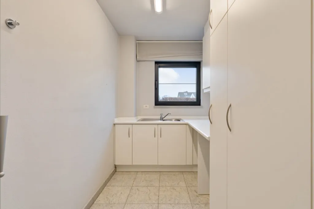 Cucina - Architectural U-Form Villa with Garden in Geel