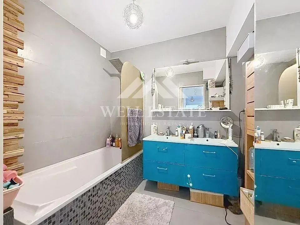 Salles de bain - Appartement Villa avec Piscine et Vue Panoramique à Nice