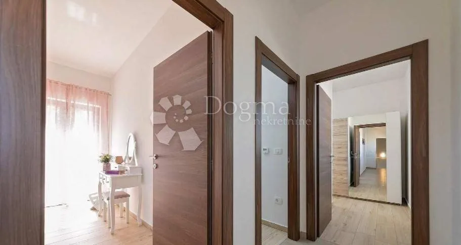 Ingresso - Modern Villa with Pool near Labin