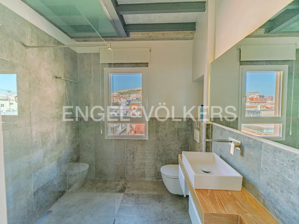 Salles de bain - Penthouse with Sea View in Casco Antiguo, Alicante
