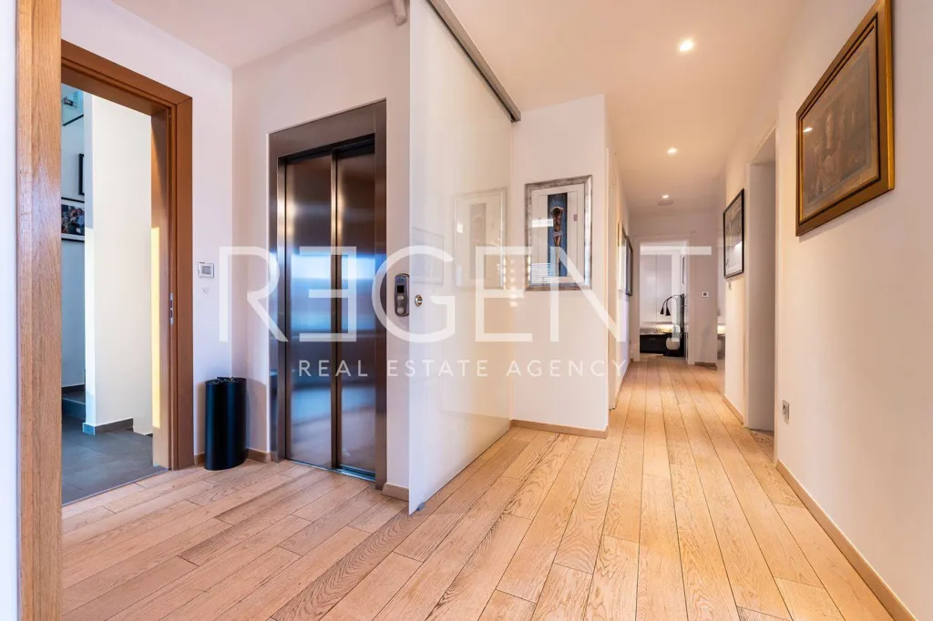 Entrée - Luxury Penthouse with Panoramic Terrace in Zagreb