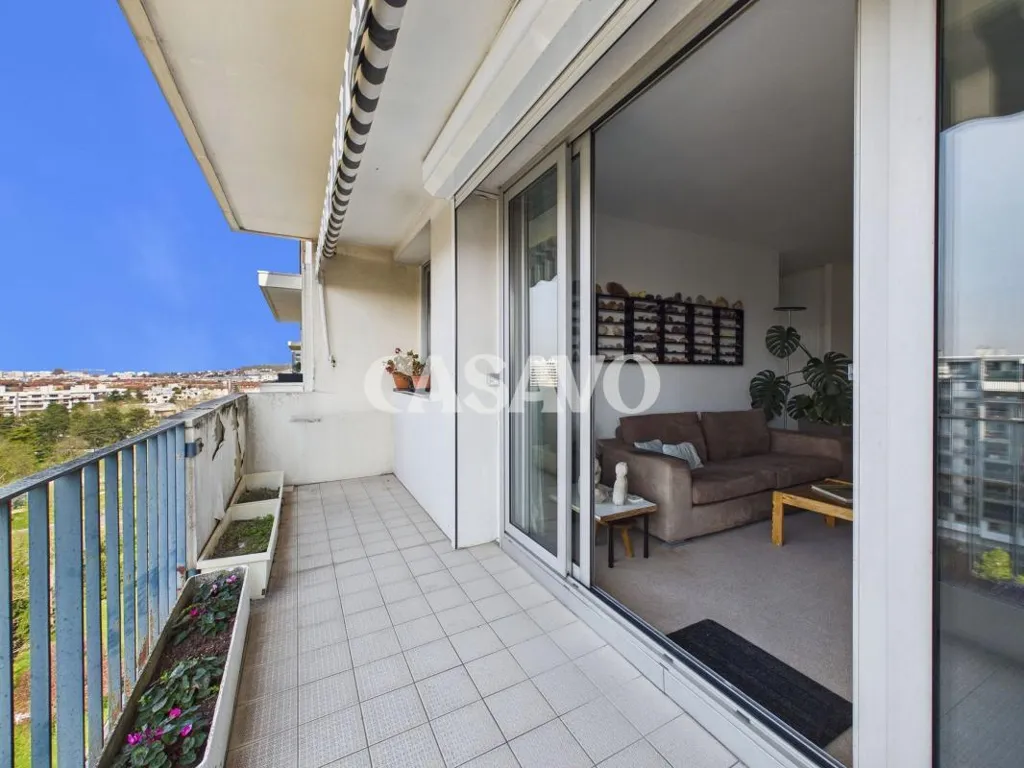 Rõdu - 4-Piece Flat with Balcony in Saint-Cloud