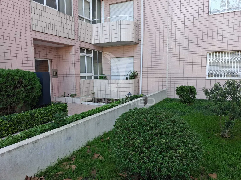 Aed - T2 Apartment with Metro Access in Baguim do Monte