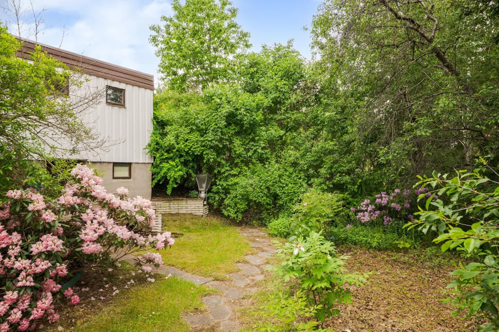 Jardin - Spacious House with Garden in Västra Husby