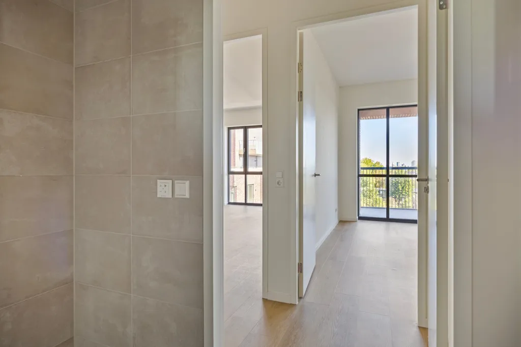 hallway_entrance