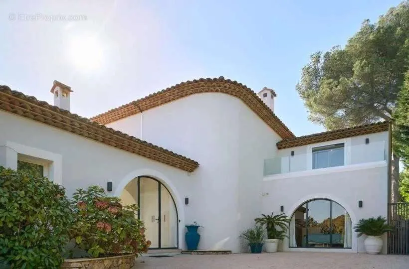 Esterno - Renovated Villa with Pool in Valbonne