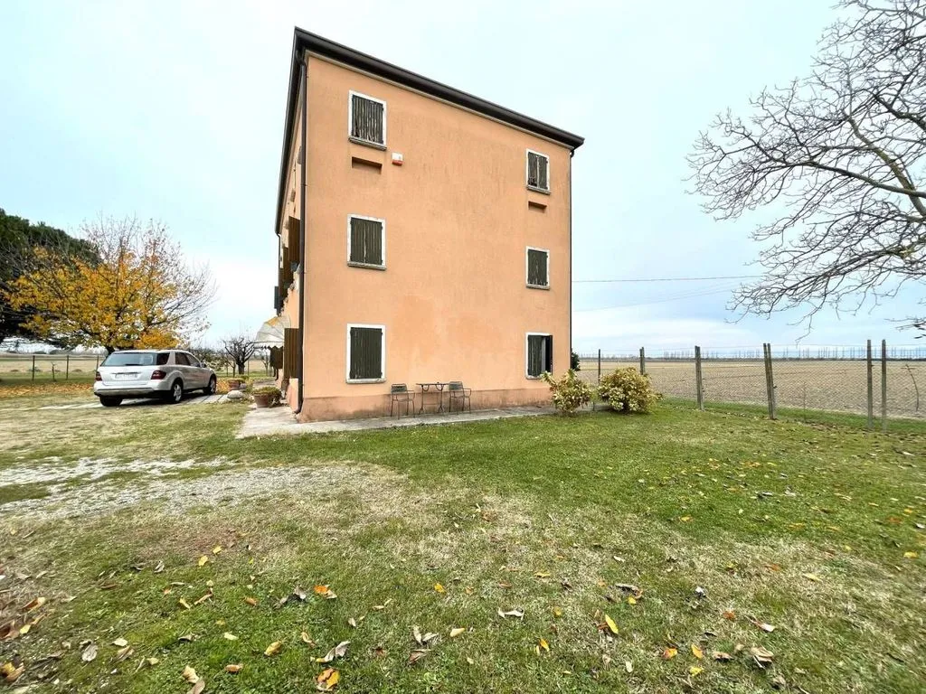 Välivaade - Historic Farmhouse with Pier in Jesolo