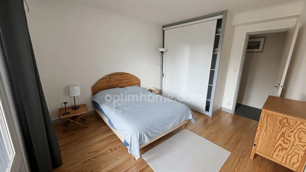 Bedrooms - Spacious Apartment with Balcony in Toulouse Centre