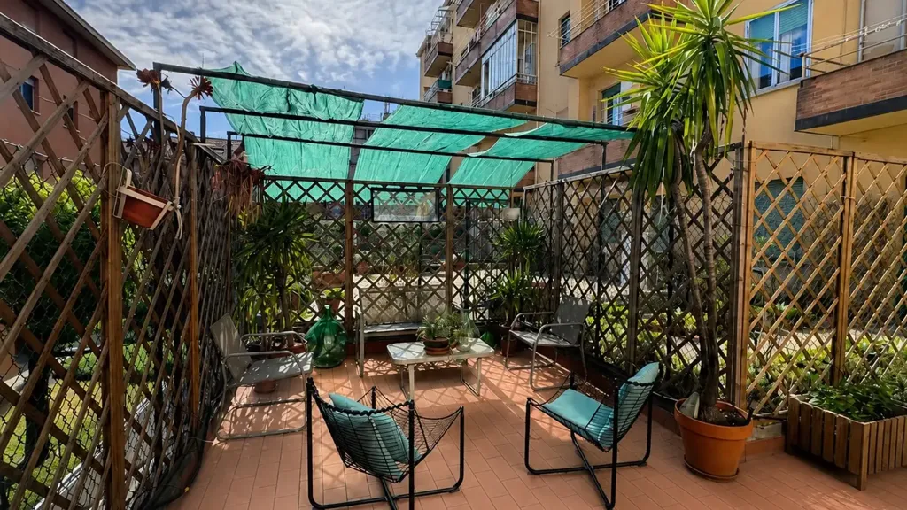 Terrace - Rearranged Apartment with Terrazzo in Bologna