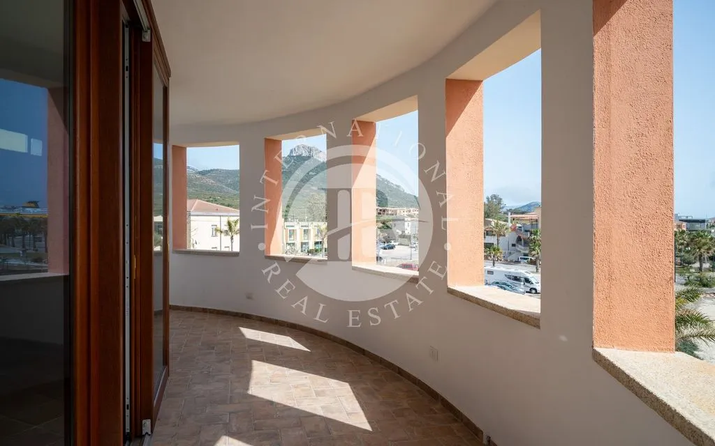 Rõdu - Beachfront Apartment with 360° Views in Golfo Aranci