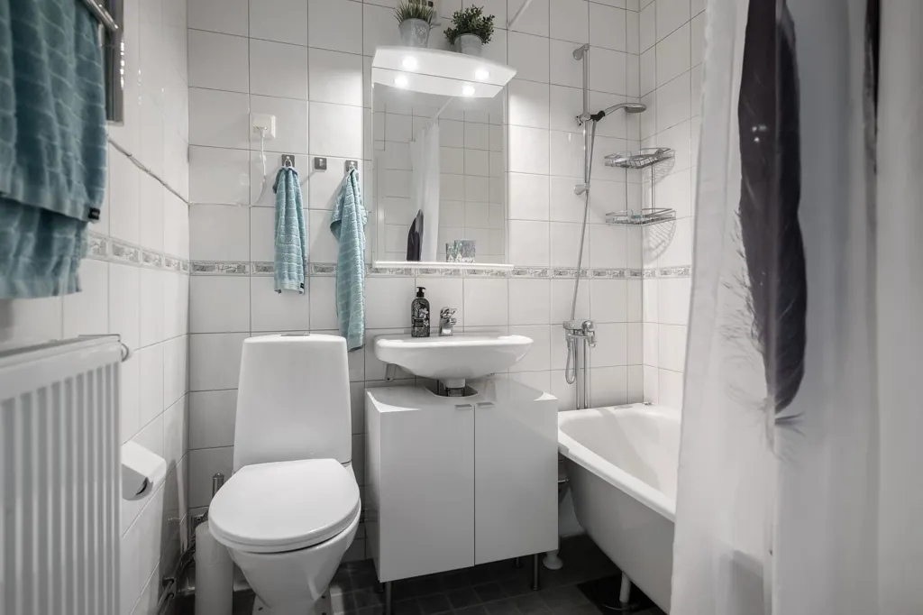 Bagni - Apartment with Forest View in Västerhaninge