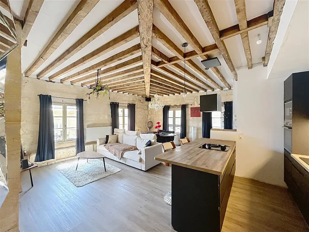 Séjour - Appartement 3 Pièces avec Vue Dégagée à Bordeaux