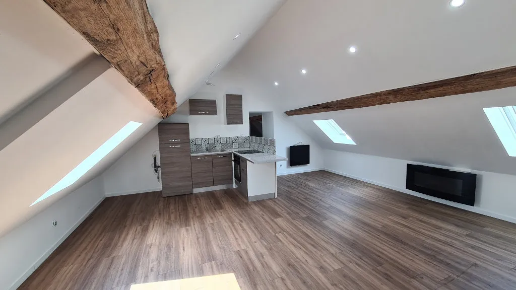 Pièces - Appartement T1bis Duplex avec Parking à Voray-sur-l'Ognon