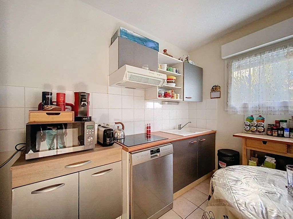 Cuisine - Villa avec Piscine et Jardinet à Biscarrosse
