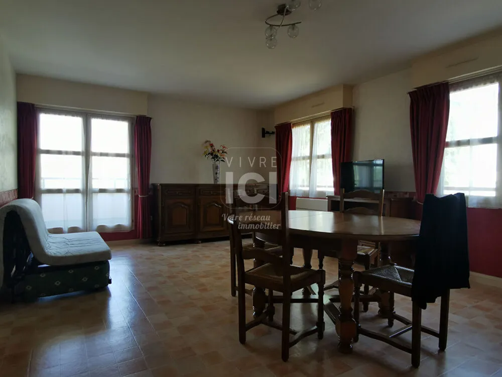 Söögituba - 3-Bedroom Apartment with Balcony in Angers