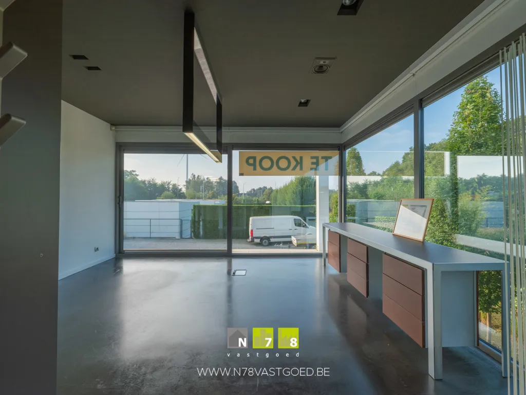 Entrée - Villa Moderne avec Appartement et Garage à Dilsen