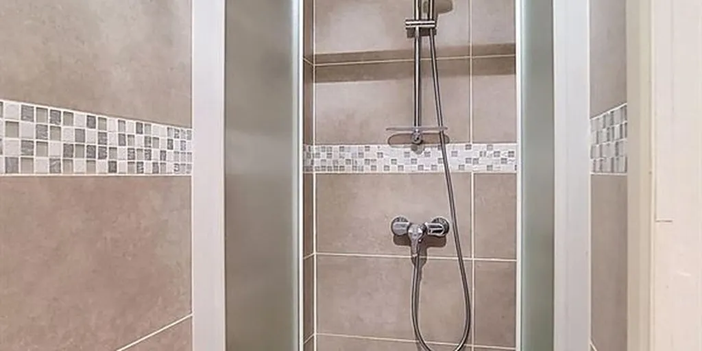 Salles de bain - Duplex avec Terrasse près du Centre de Ramsel