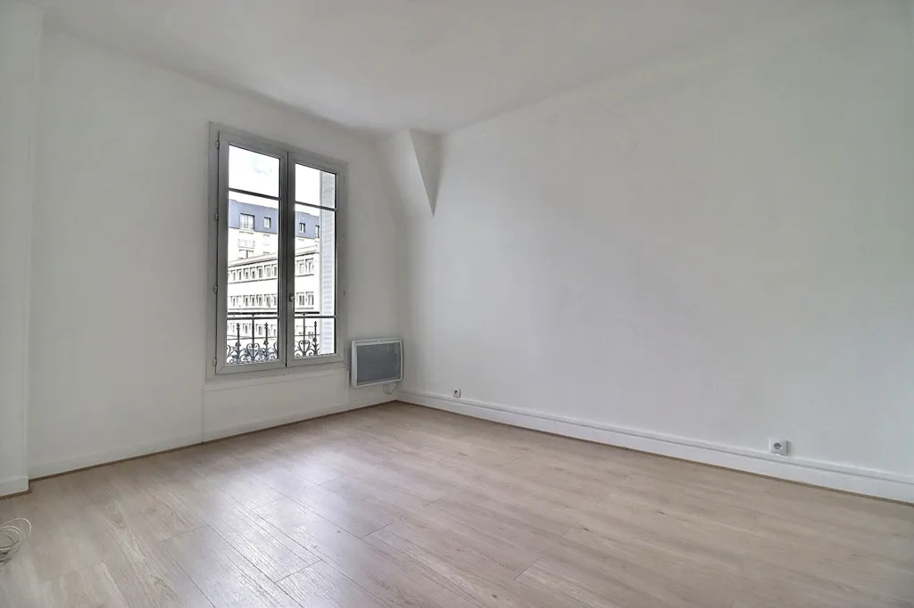 Pièces - Appartement Rénové au Calme à Colombes