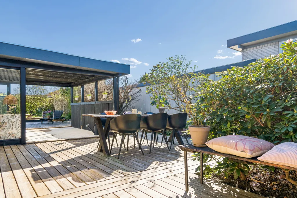 Terrasse - Spacious Villa with Terrace in Fredericia