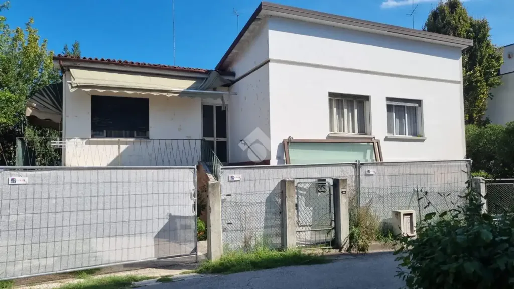 Extérieur - Villa with Garden and River View in Treviso