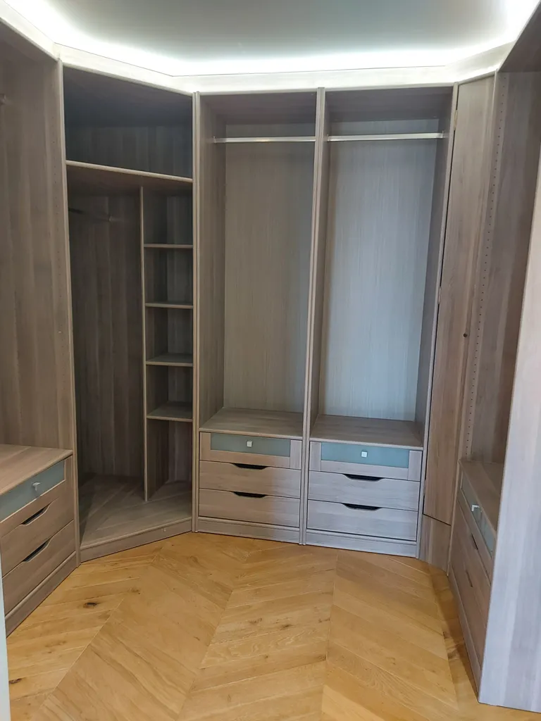 Pièces - Appartement 2/3 Pièces avec Balcon dans Résidence Services à Paris 15ème
