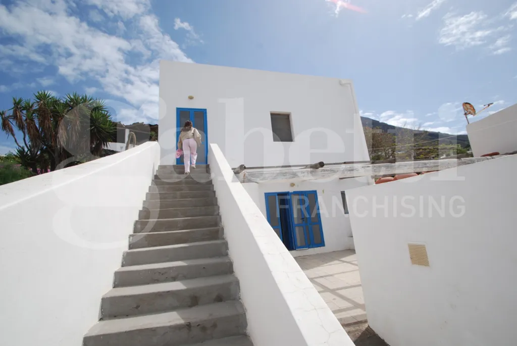 Toad - Complex with Sea View in Ginostra, Stromboli