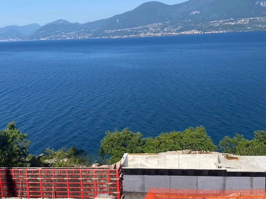 Terrass - Luxury Villa with Private Pool in Torri del Benaco
