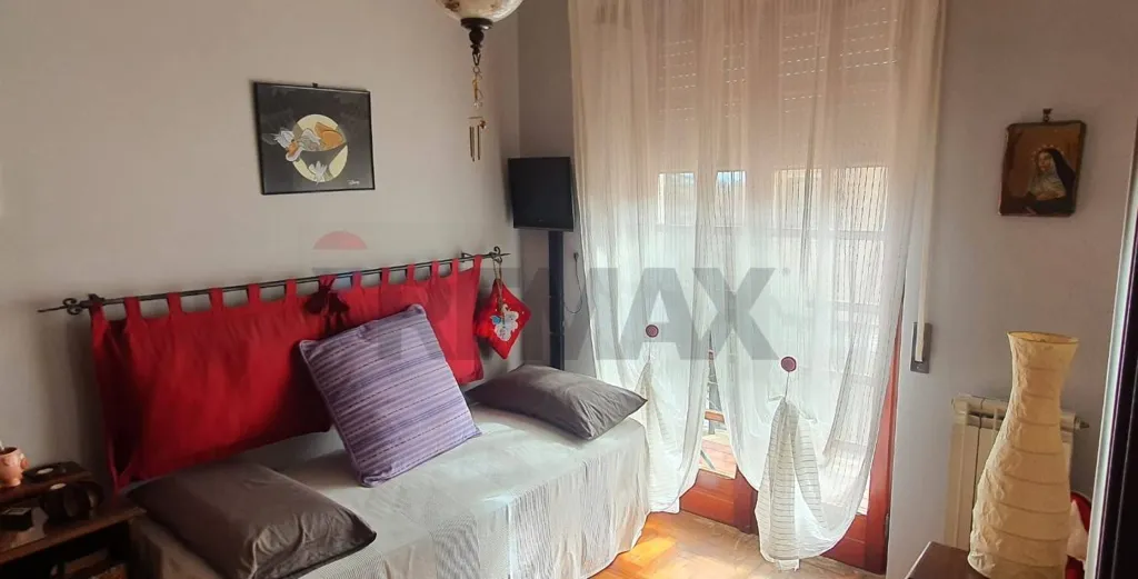 Chambres - Maison 10 pièces à IT