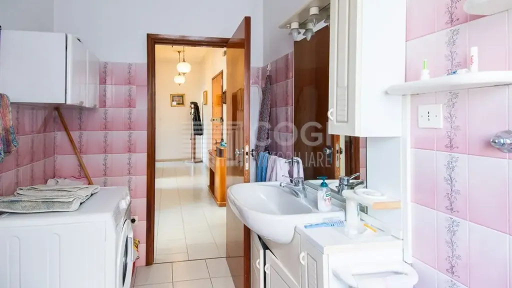 Salles de bain - Apartment with Balcony near Imola Centre