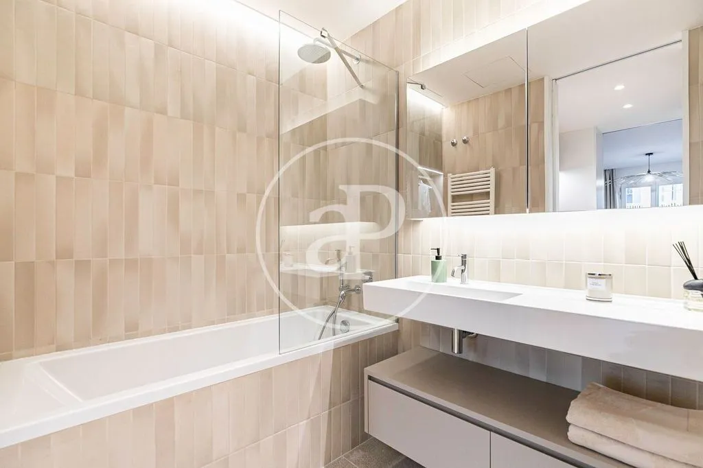 Bagni - Luxury 2-Bedroom Apartment in Eixample, Barcelona