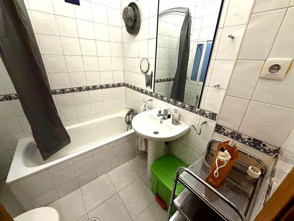 Modern Flat with Balcony in Argüelles, Madrid