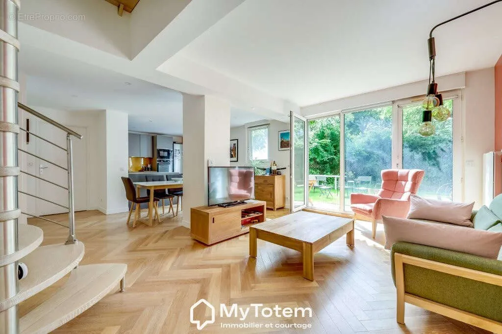Elutuba - Duplex with Garden on Île Saint-Germain