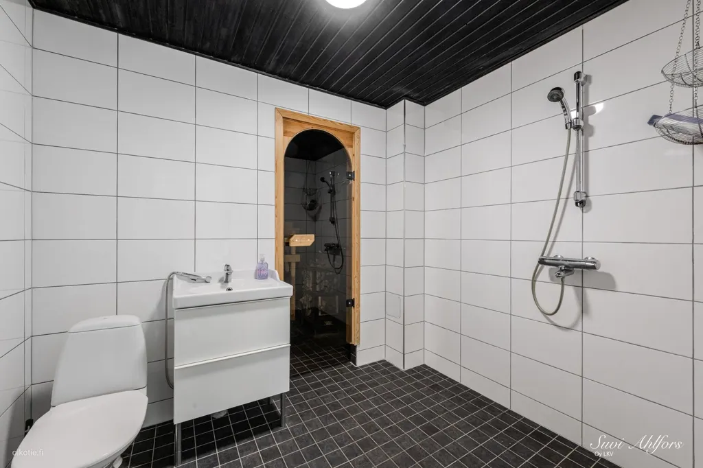 Salles de bain - Renovated Detached House with Sauna in Lohjan Immula