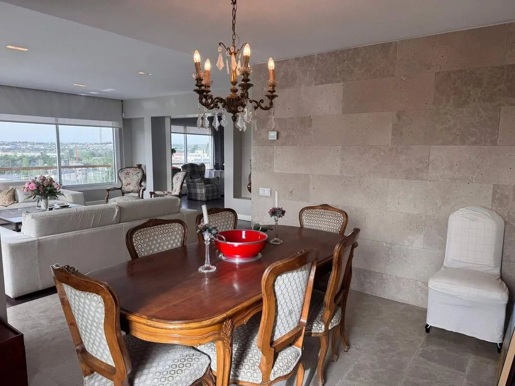 Dining Room - Luxury Flat with Pool on Arroyofresno Street, Madrid
