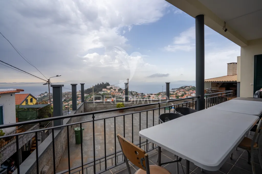 Rõdu - Potential Hostel with Funchal Views in Santo António