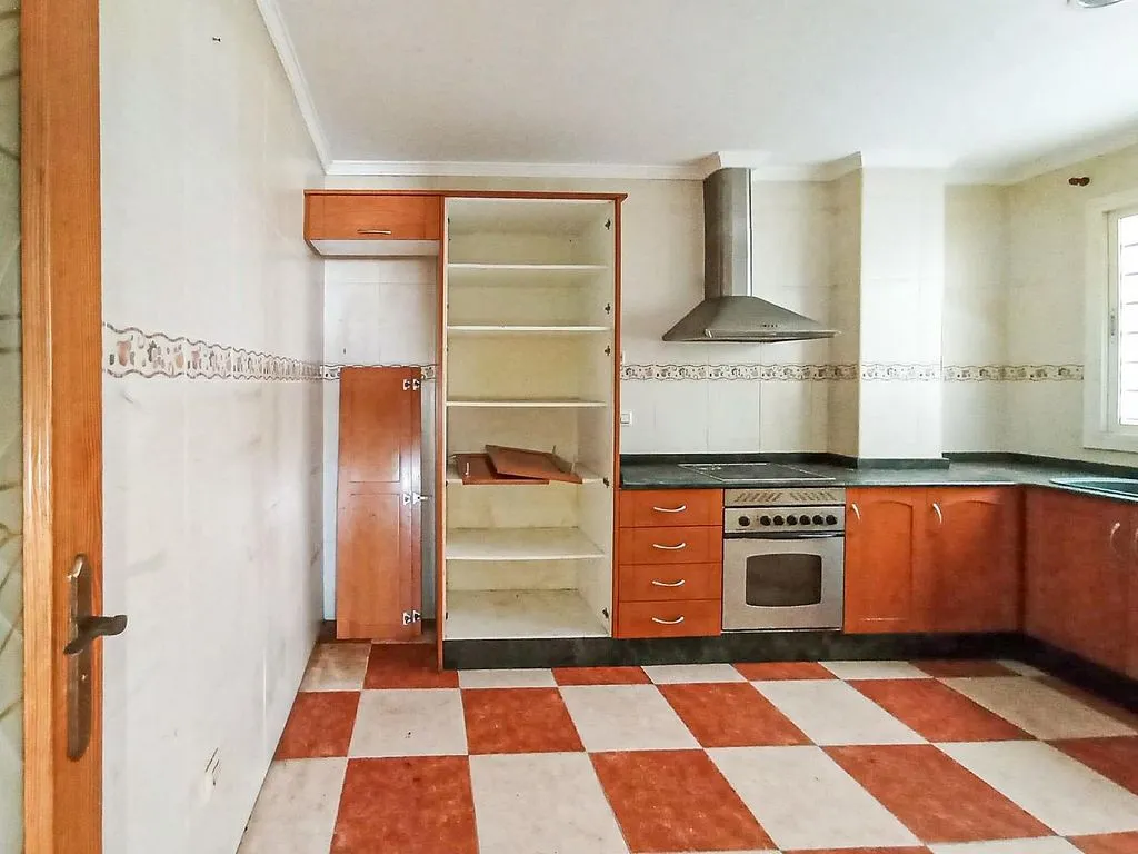 Köök - Ground Floor Flat for Renovation in Almoines