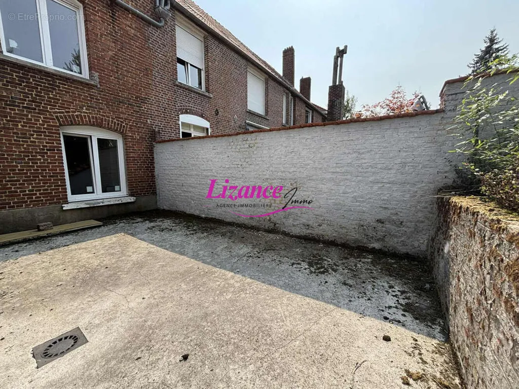 Aed - Spacious House with Garden in Gouzeaucourt