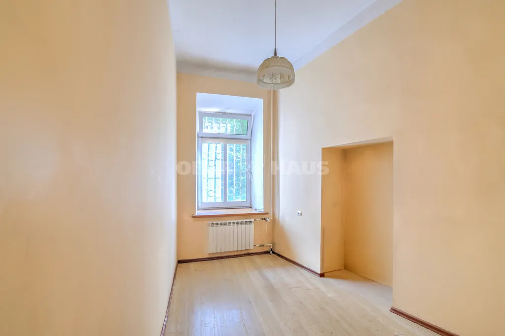 Toad - 4-Bedroom Apartment with Traditional Features in Vilnius