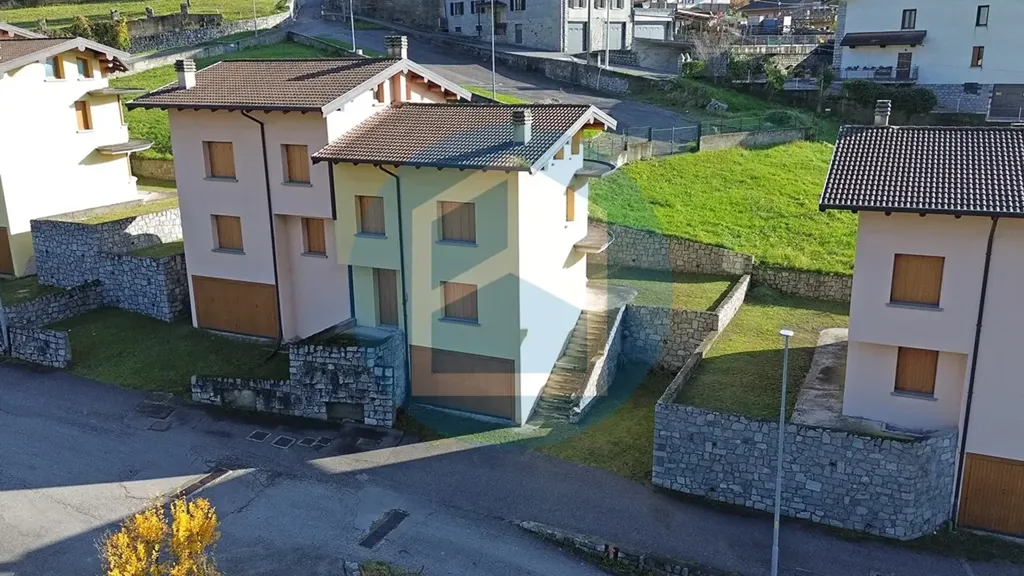 Vue aérienne - Bifamiliar Villa with Garden in Niardo