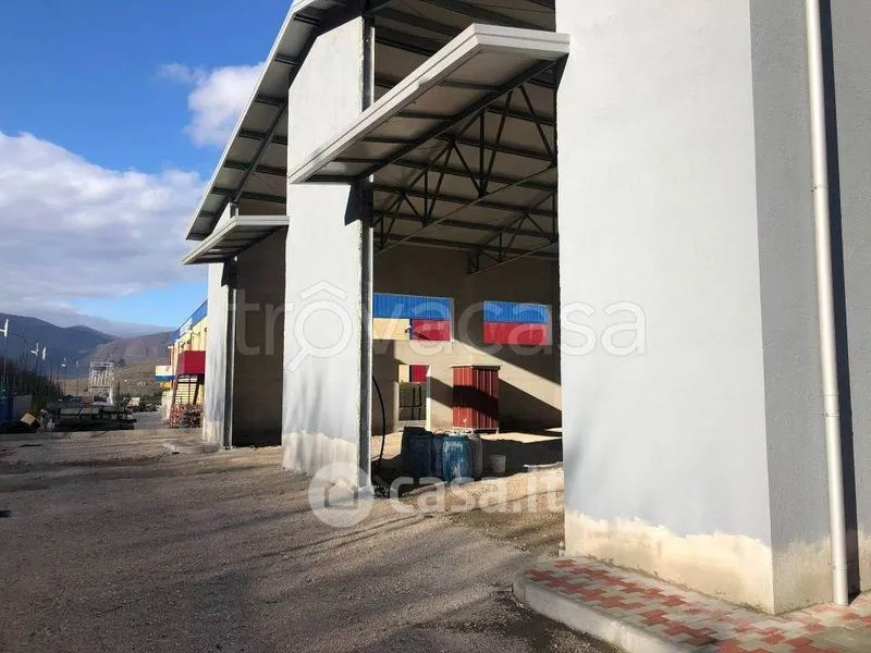 Garage - New Industrial Unit with Dual Access in Forino