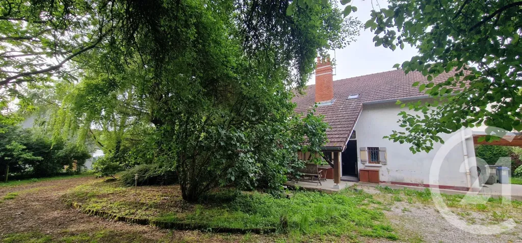 Garden - Spacious 7-Piece House with Terrace in Souvans