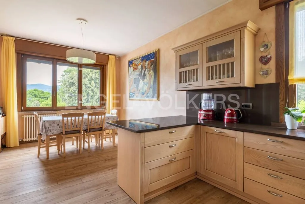 Cuisine - Luxury Villa with Lake View in Ispra