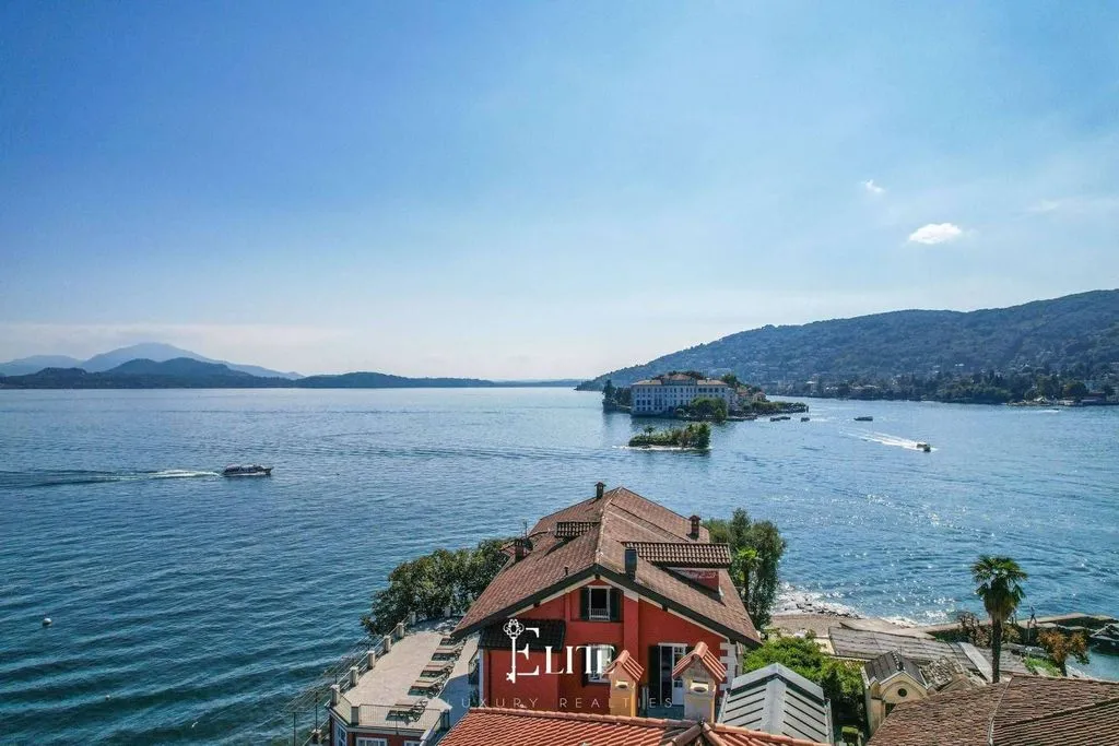 Luxury Villa with Lake View in Stresa