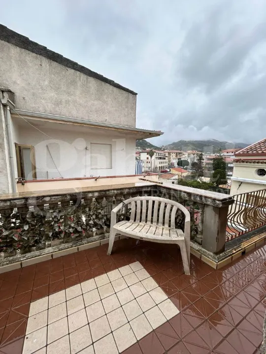 Terrasse - Seafront Apartment with Balcony in Diamante